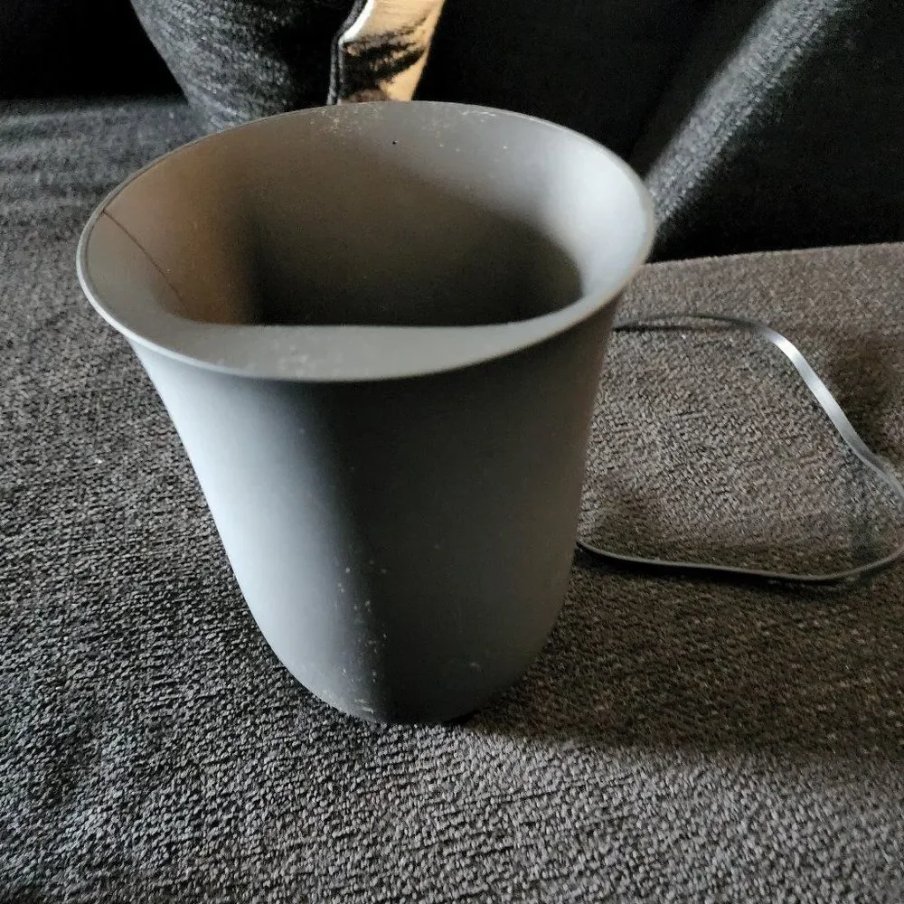 Oblio (Wireless Charging Station w/built-in‎ Sanitizer)